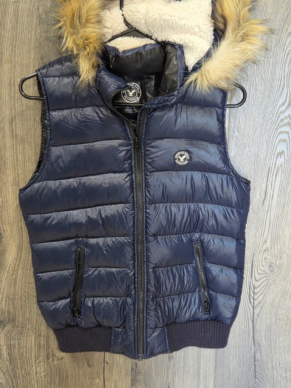 American Eagle Outfitters Duck Down Quilted Puffer Vest Navy Full Zip Hood Med.